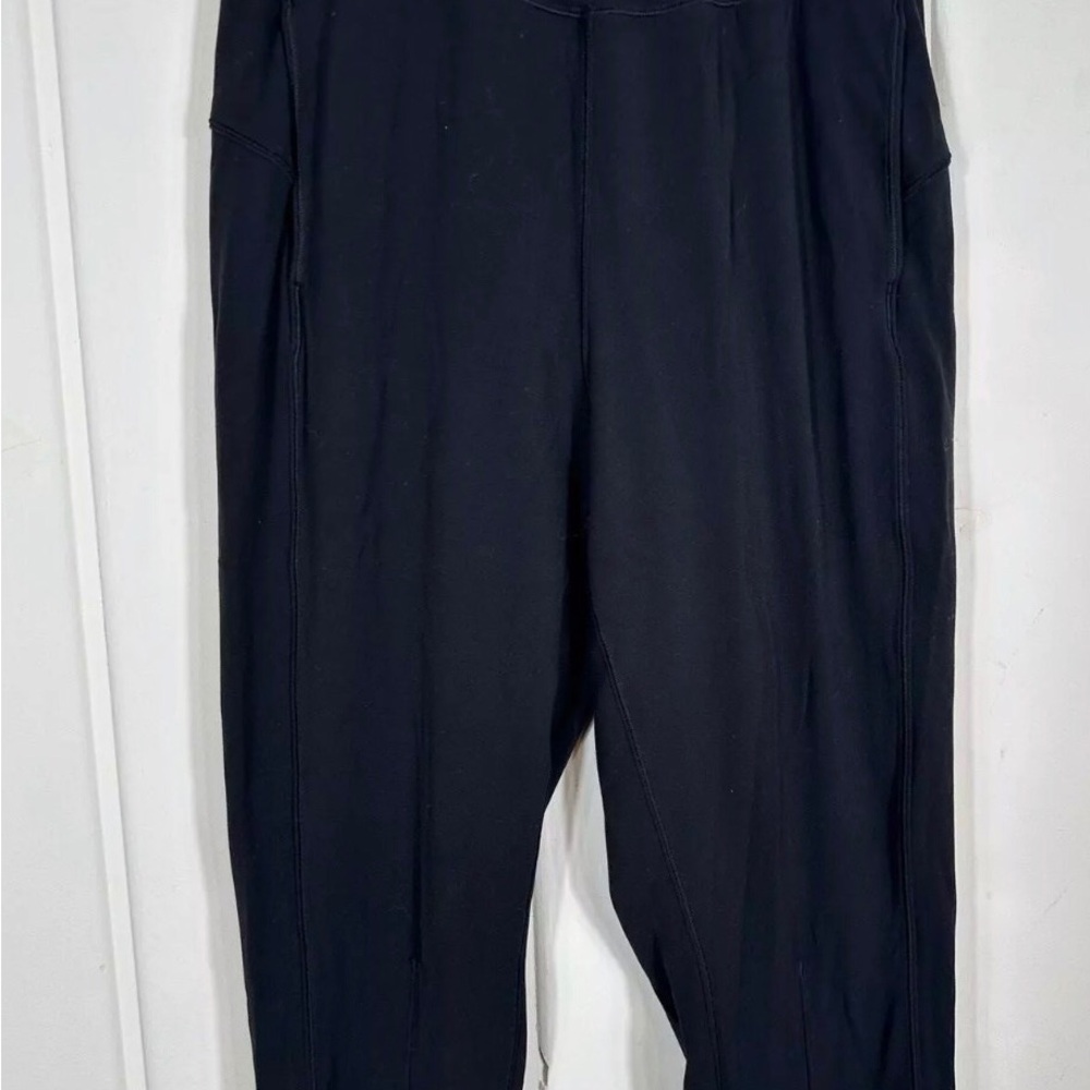 Lululemon joggers (2018) size 6 - Picture 5 of 6